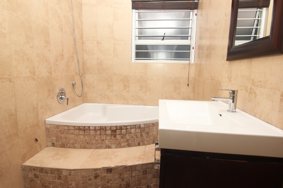 To Let 4 Bedroom Property for Rent in Belgravia Western Cape